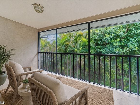 3rd image of 4205 SE 19th Ave APT 203