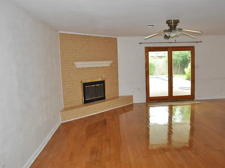 5519 Caversham Dr — Photo 4