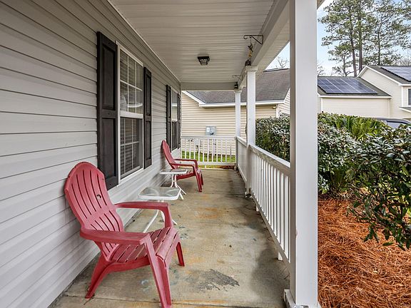 3rd image of 113 Bainsbury Ln