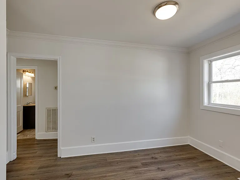 5211 Sunbeam Ave — Photo 10