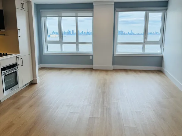 5 Stuyvesant Pl #7E, Staten Island, NY 10301