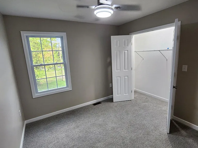 435 Harding St — Photo 13