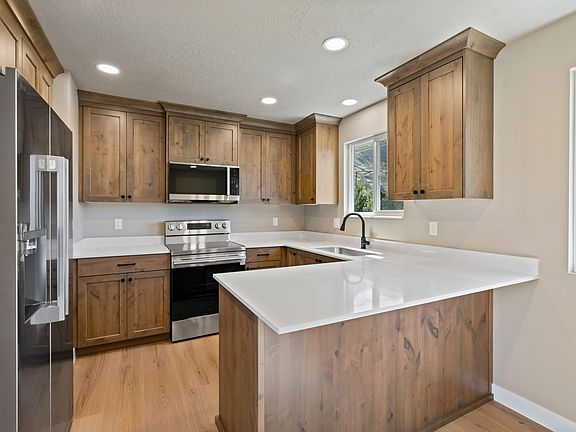 3rd image of 1128 N Liberty Ave