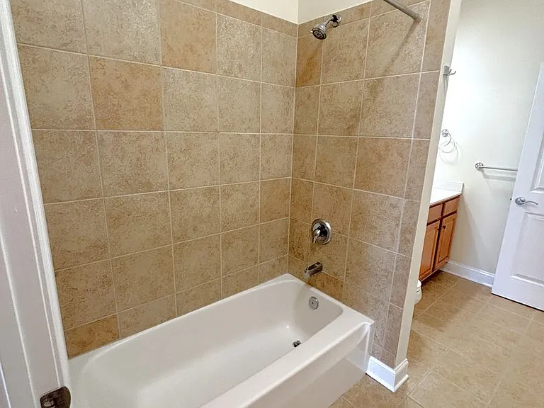 5215 Center St #404 — Photo 18