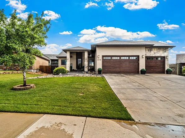 5218 Lynn Meadows Dr, Pueblo, CO 81005