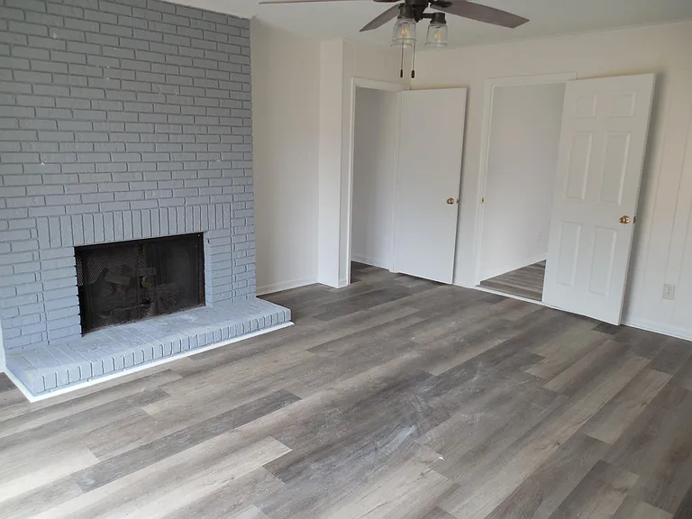 107 Springlakes Cir — Photo 6