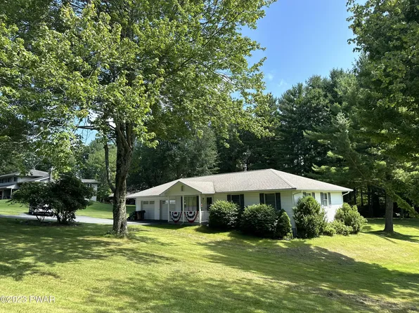 13 Village Ln, Bethany, PA 18431