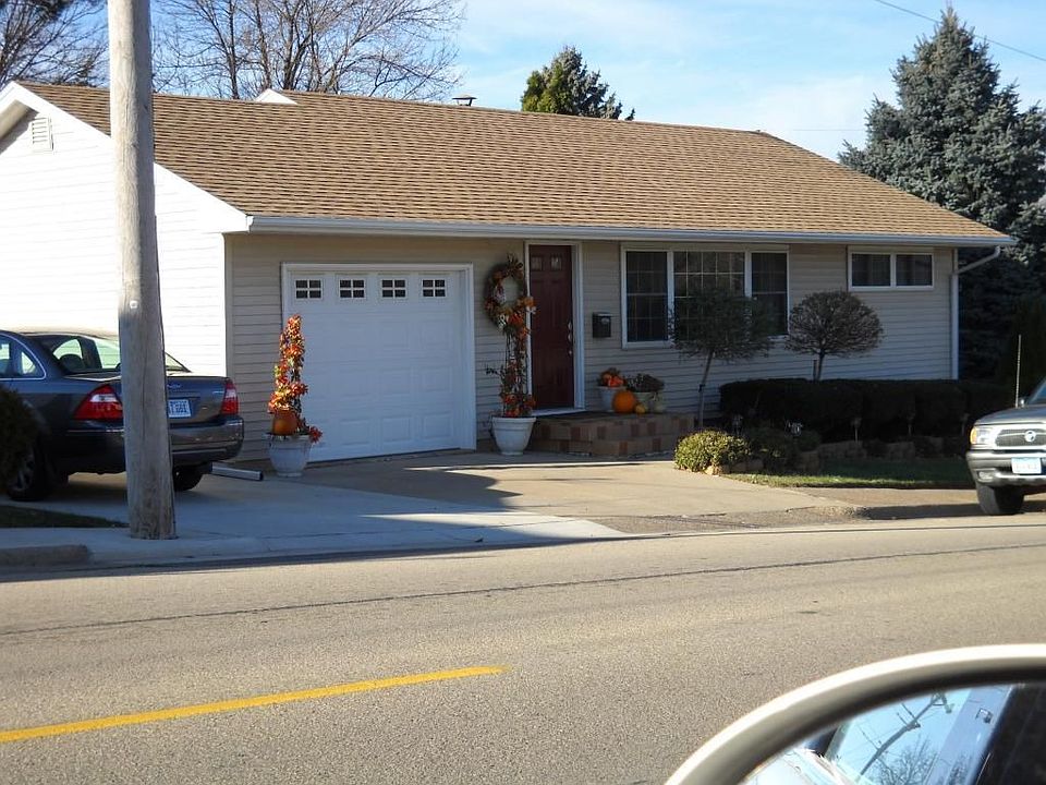 1st image of 2045 N Grandview Ave