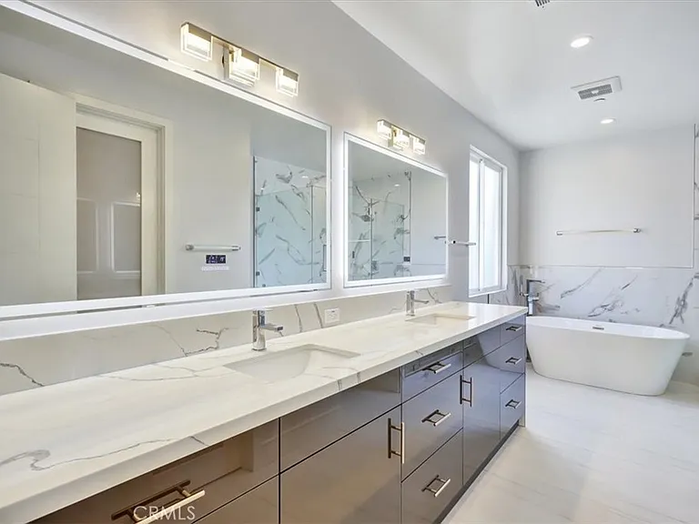 1908 Perry Ave #B — Photo 18