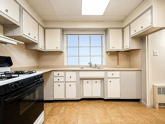 5th image of 2538 W 2nd St
