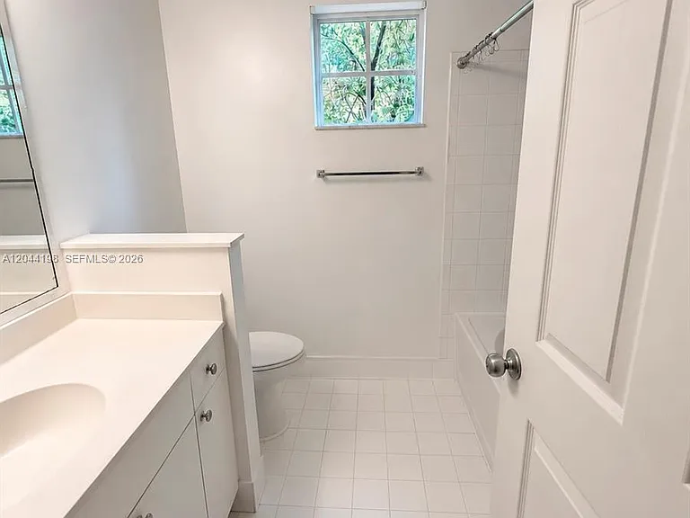 17145 N Bay Rd #4307 — Photo 19