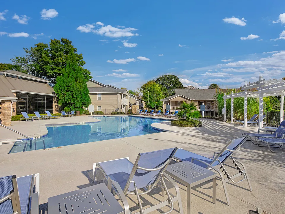 Arbors at Brookfield Apartments