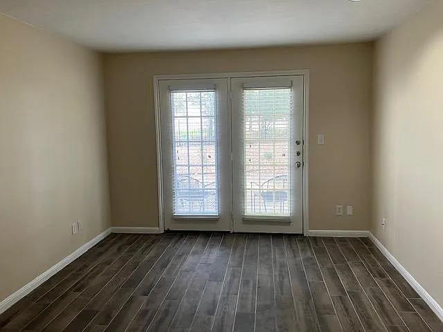 7685 Northcross Dr #406 — Photo 4