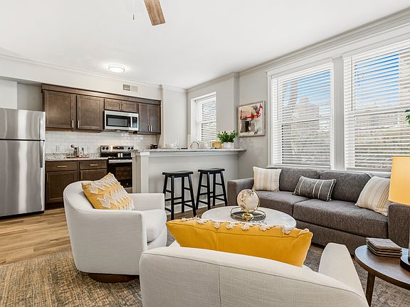 2nd image of 4370 Lindell Blvd APT 2SE