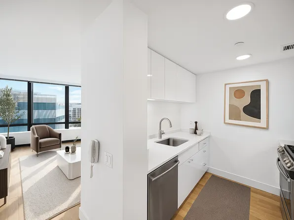 1113 York Avenue image 3 of 16