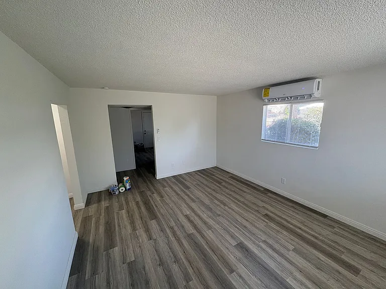 344 E 6th St — Photo 7