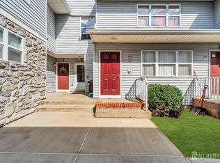 392 Keswick Dr, Piscataway, NJ 08854