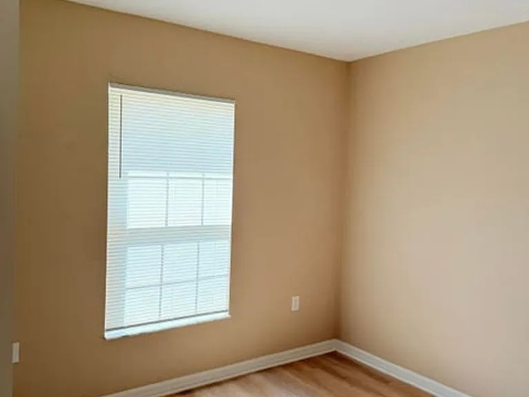 113 Brunswick Ln — Photo 18