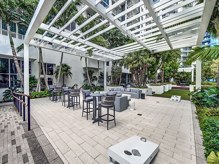 ALLUVION LAS OLAS — Photo 62