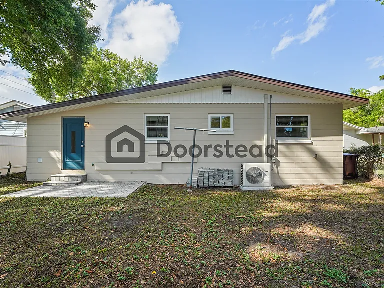 1204 E Esther St — Photo 7