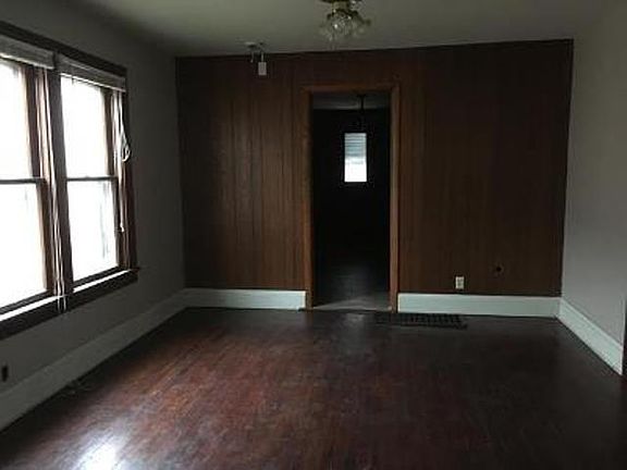 5th image of 211 King St