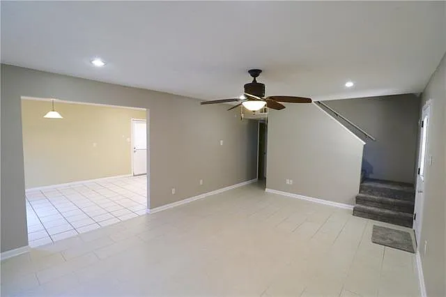 100 Peter Ln — Photo 3
