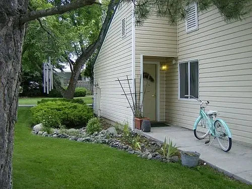 304 W Alder St Photo 1