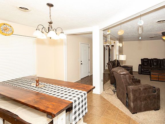 5th image of 2204 Twin Dr