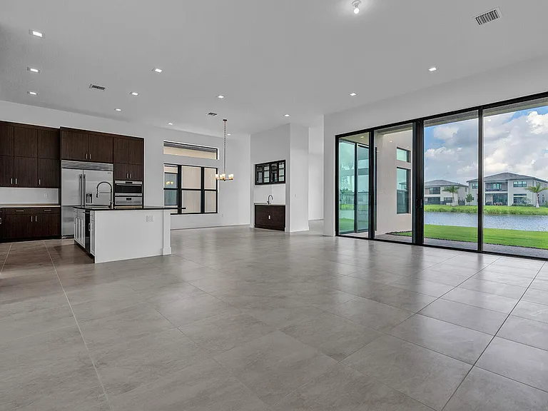 9523 Riverside Park Dr — Photo 6