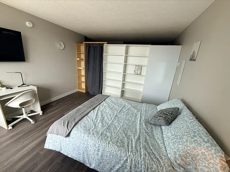 342 15th Ave SW #406 — Photo 6