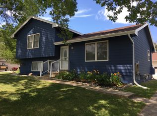 1410 Lynne Dr, Adel, IA 50003