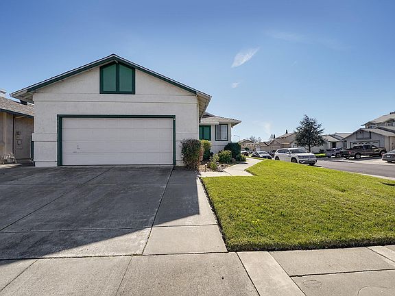 3rd image of 351 Bottlebrush Ct