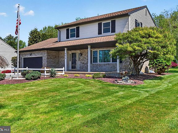 3rd image of 4426 Cedarwood Dr