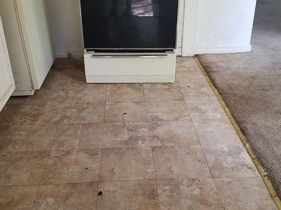 2nd image of 1438 Detroit St
