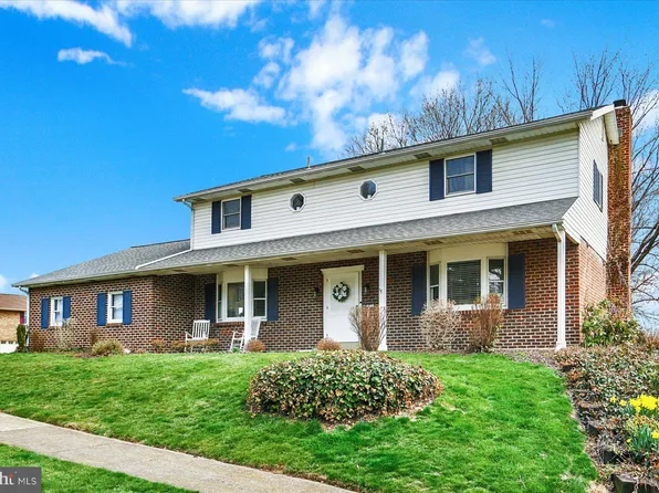 422 Sioux Dr, Mechanicsburg, PA 17050