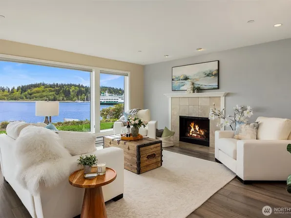 428 Harborview Drive SE #114, Bainbridge Island, WA 98110
