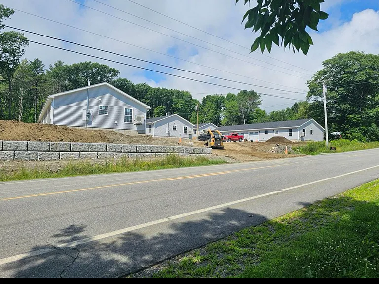 apartment complex. 4 duplexes. with a total of 8 apartments 76 Whig Street