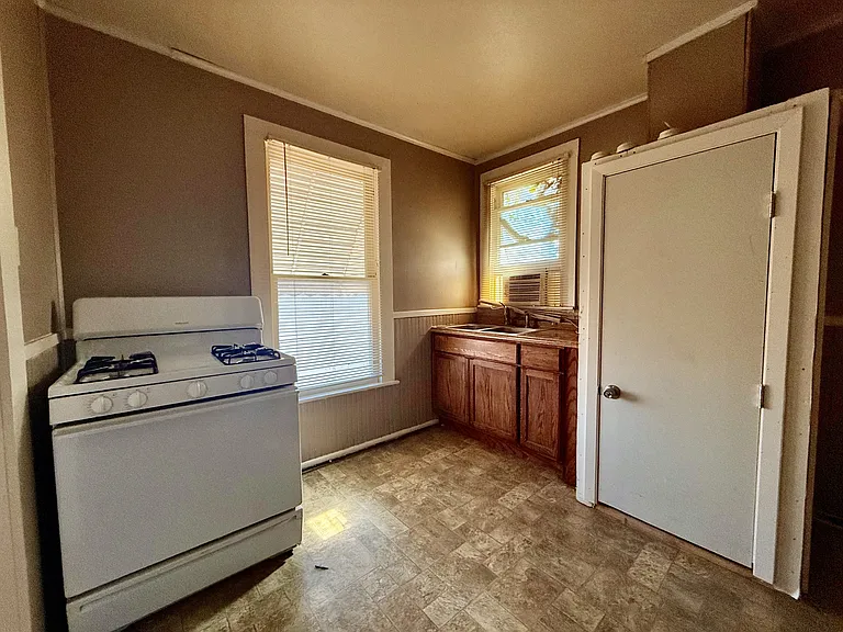 3100 Avenue G #200 — Photo 6