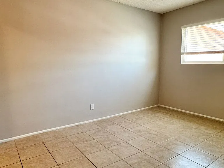 1740 Freeman Ave. — Photo 12