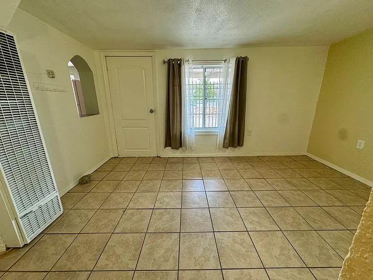 708 W Missouri Ave #B — Photo 10