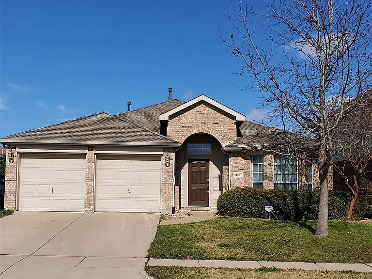 313 Magnolia Dr — Photo 1