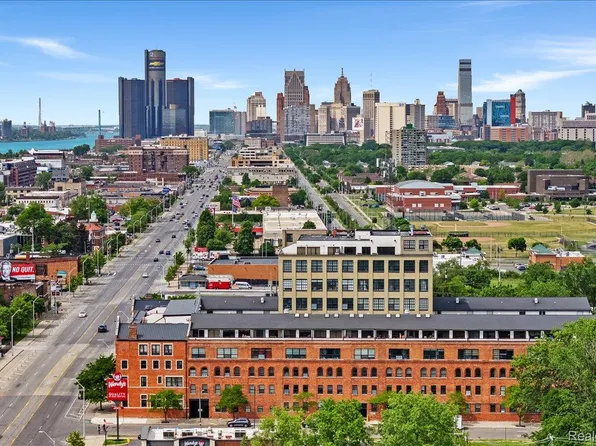 6533 E Jefferson Ave APT 703, Detroit, MI 48207