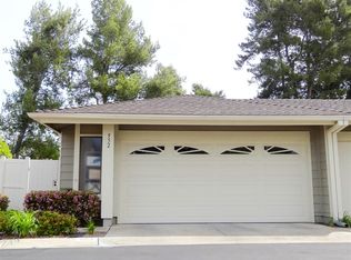 952 Prestwick Ct, Vista, CA 92081