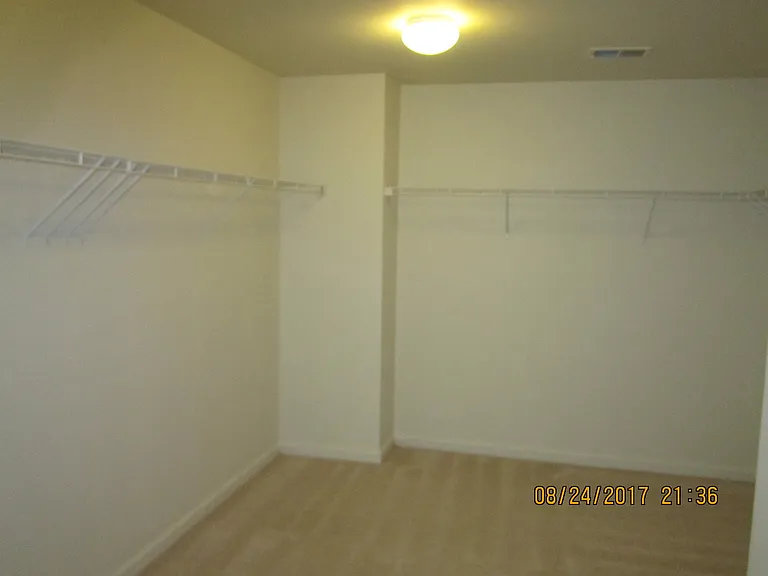 10026 Edgewater Ter — Photo 11