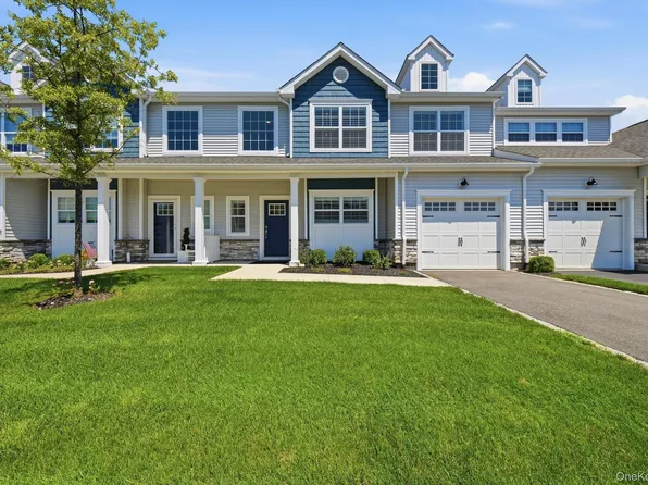 72 Farm Acre Circle, Mount Sinai, NY 11766