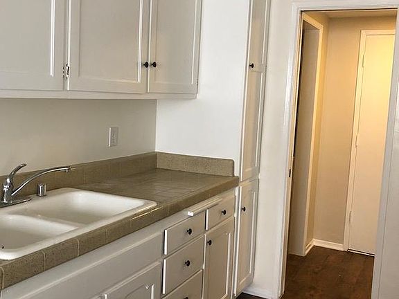 3rd image of 11930 Mayfield Ave
