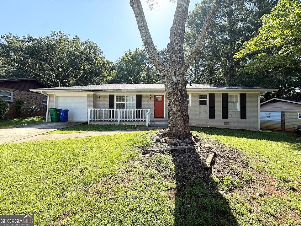 2nd image of 929 Pine Roc Dr