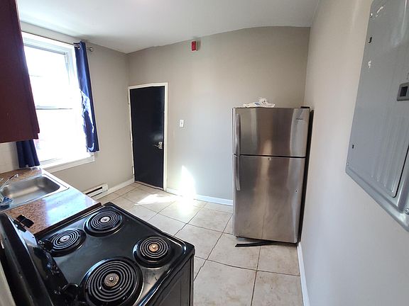 5th image of 2060 E Huntingdon St #1F