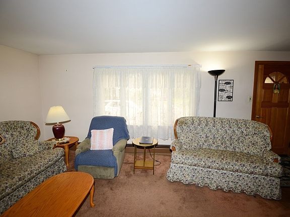 5th image of 93 Pine St