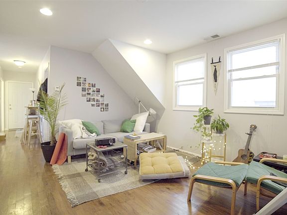 2626 W Armitage #3 LR